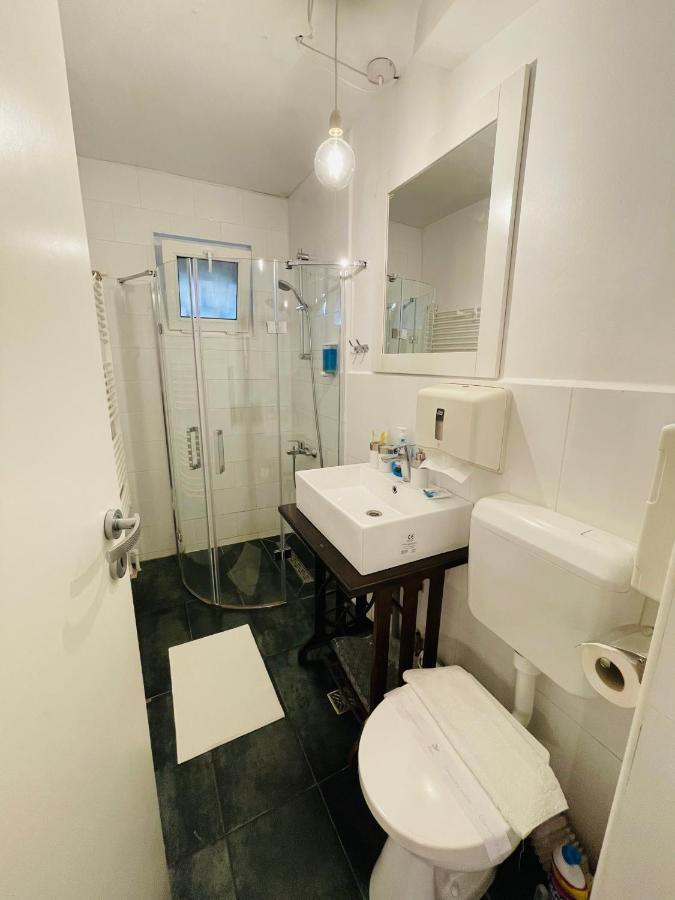 Perfect Place To Stay Self Check In-24H-Netflix-Wifi เรชิตา ภายนอก รูปภาพ